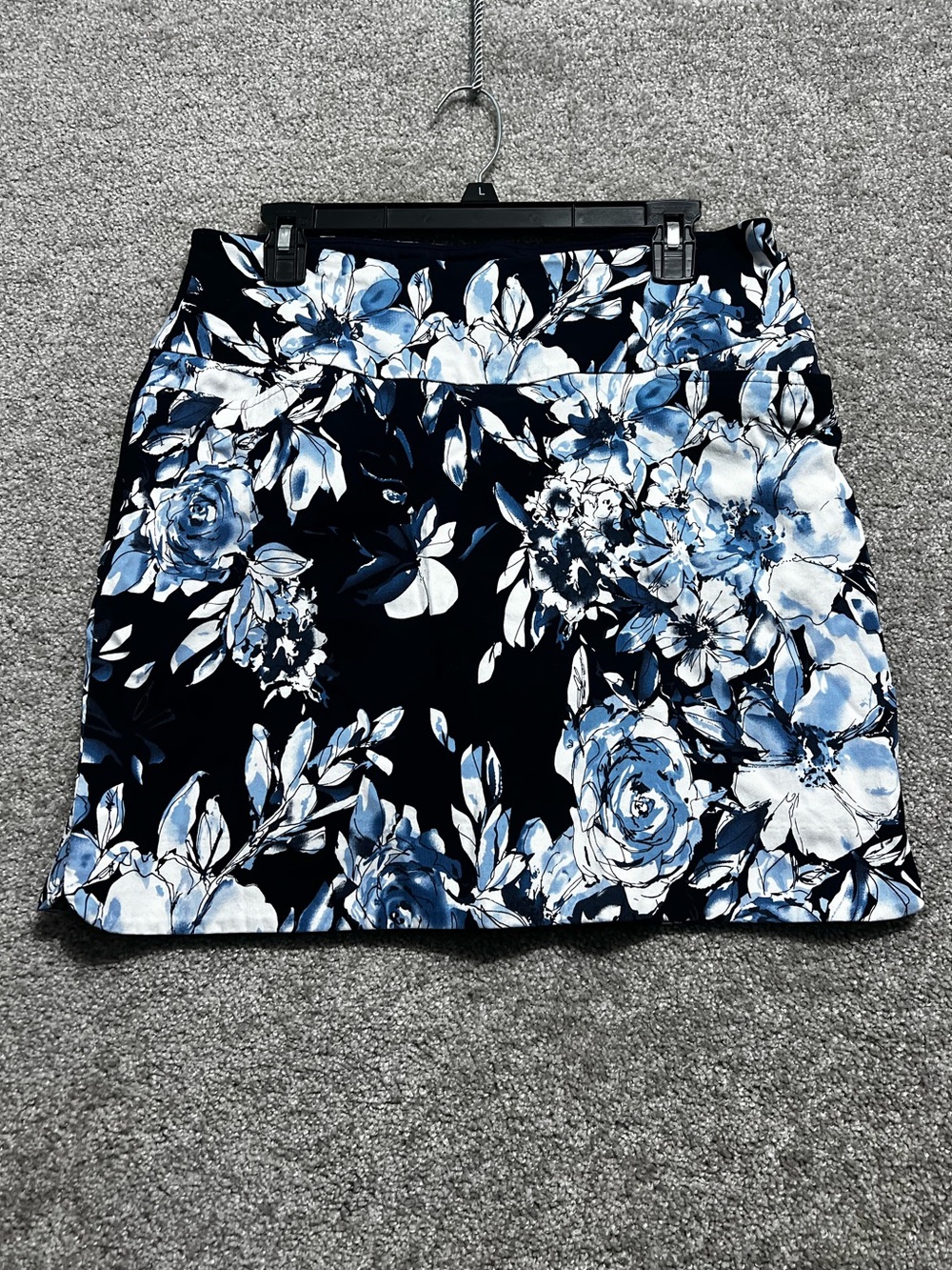 S.C. & CO. Woman’s Athletic Blue Floral Pull On Skort Shorts Skirt Size Large